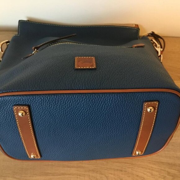 Dooney & Bourke Pebble Grain Camden Hobo Shoulder Bag Navy Blue NWOT - Picture 4 of 12